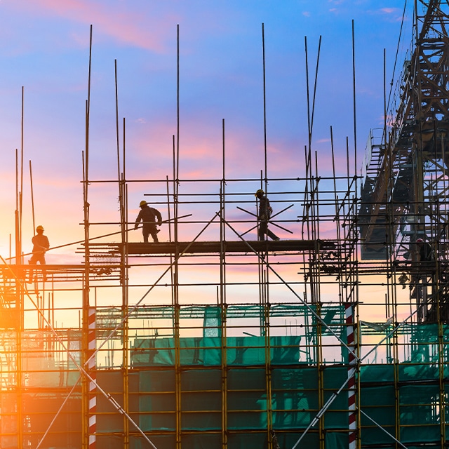 足場業者で経験を積む